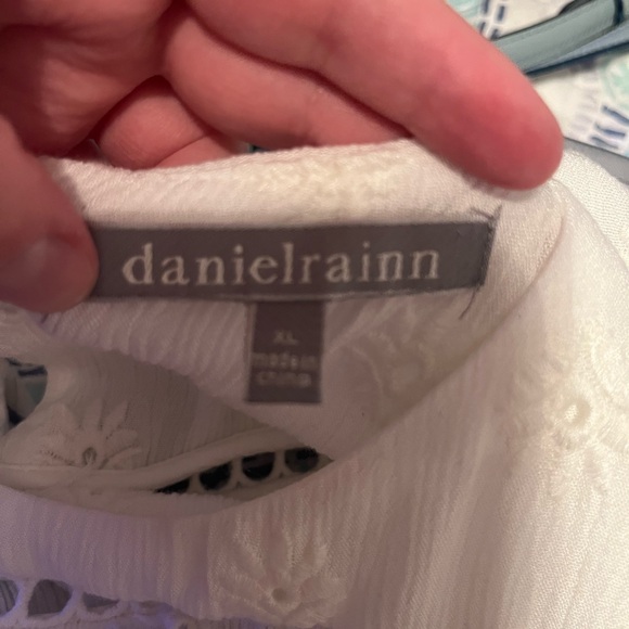 Daniel Rainn Crochet Top - Picture 6 of 6